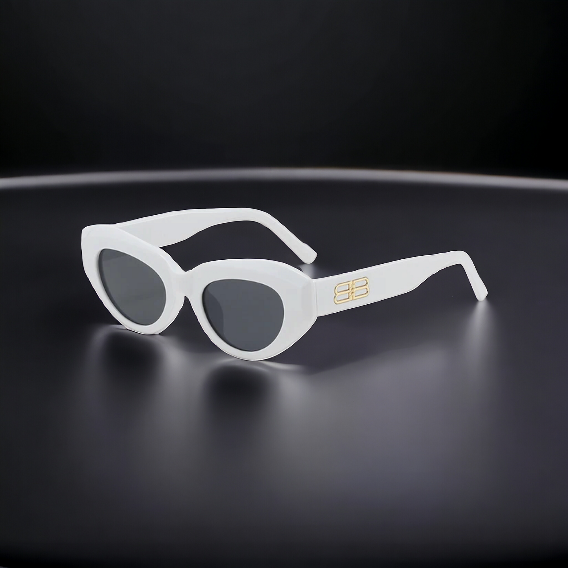 Glamour Gaze Shades White